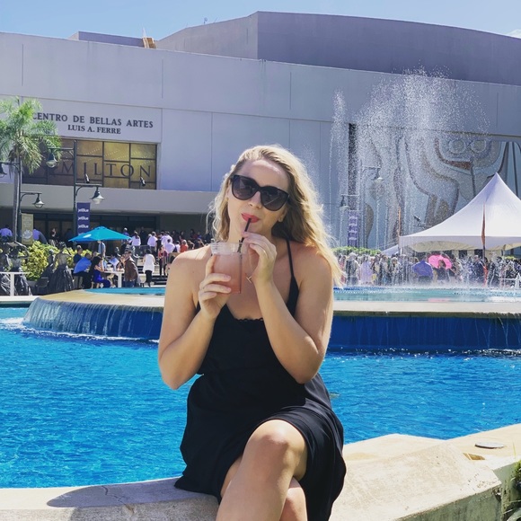 Meet your Posher, Taylor - Picture 1 of 1